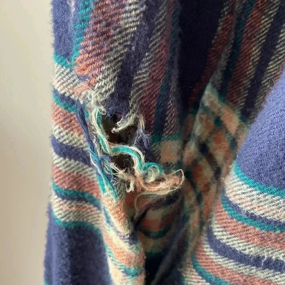 American Eagle | Hooded Long Sleeve Button  Up - Picture 5 of 9